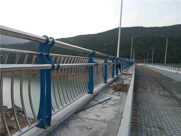广元不锈钢桥梁护栏防腐措施的重要性及实施策略
