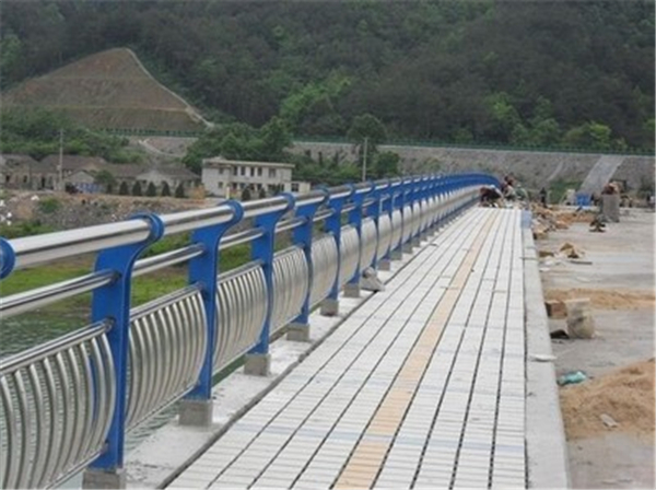 广元不锈钢桥梁护栏是一种什么材质的护栏